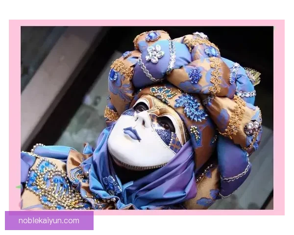 Osimhen 继续保持独特的面具造型，状态备受关注